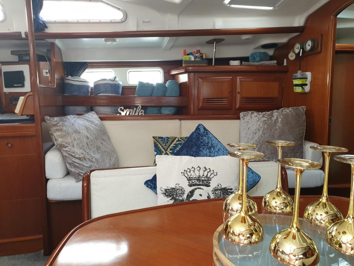 Luxury Yacht Stay "White Dove" Sleeps 6 Gibraltar Exterior photo